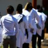 Em assembleia, médicos decidem suspender greve em Goiânia