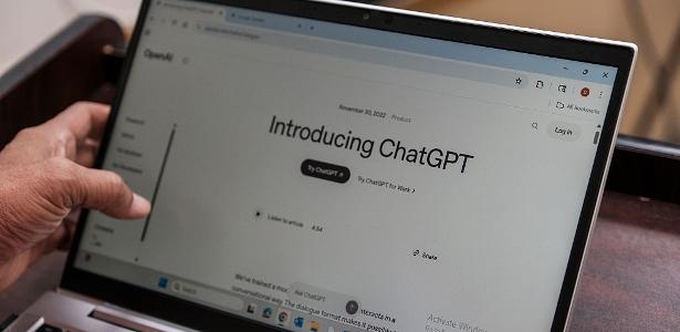Página inicial do chatbot ChatGPT, da OpenAI, na tela de um notebook
