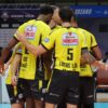 Praia comemora ponto contra o Suzano na Superliga Masculina de Vôlei (foto: Divulgação/Suzano Vôlei)