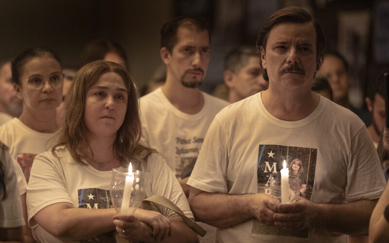 Após incêndio em bar da Suíça, série da Netflix sobre Boate Kiss bomba em países da Europa