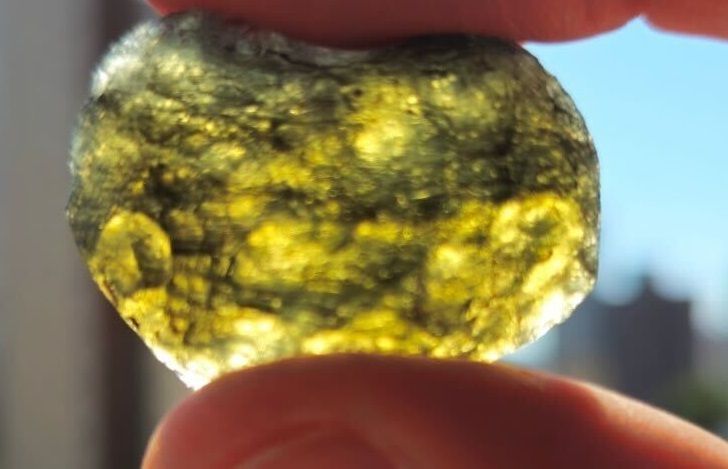 Vidro "extraterrestre" é encontrado no Brasil; entenda descoberta inédita